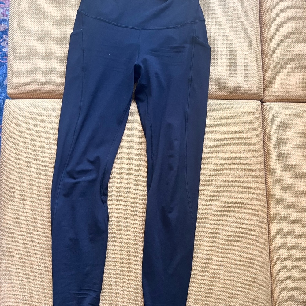 Lululemon Align Leggings with Pockets Size 8 28” BLACK